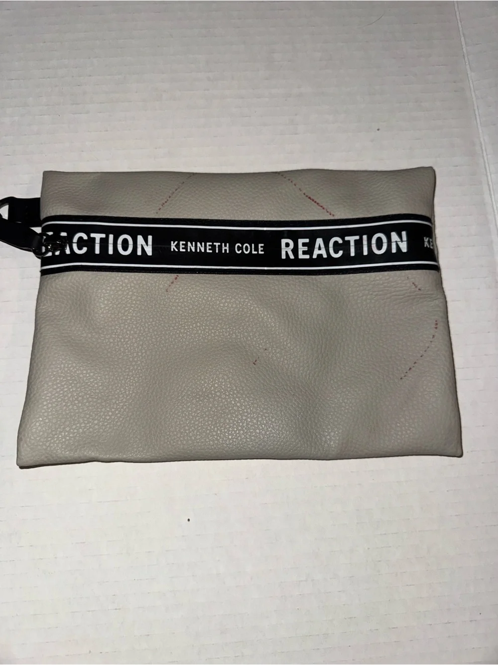Kenneth Cole Reaction Light Gray Pebbled Wristlet Clutch missing strap